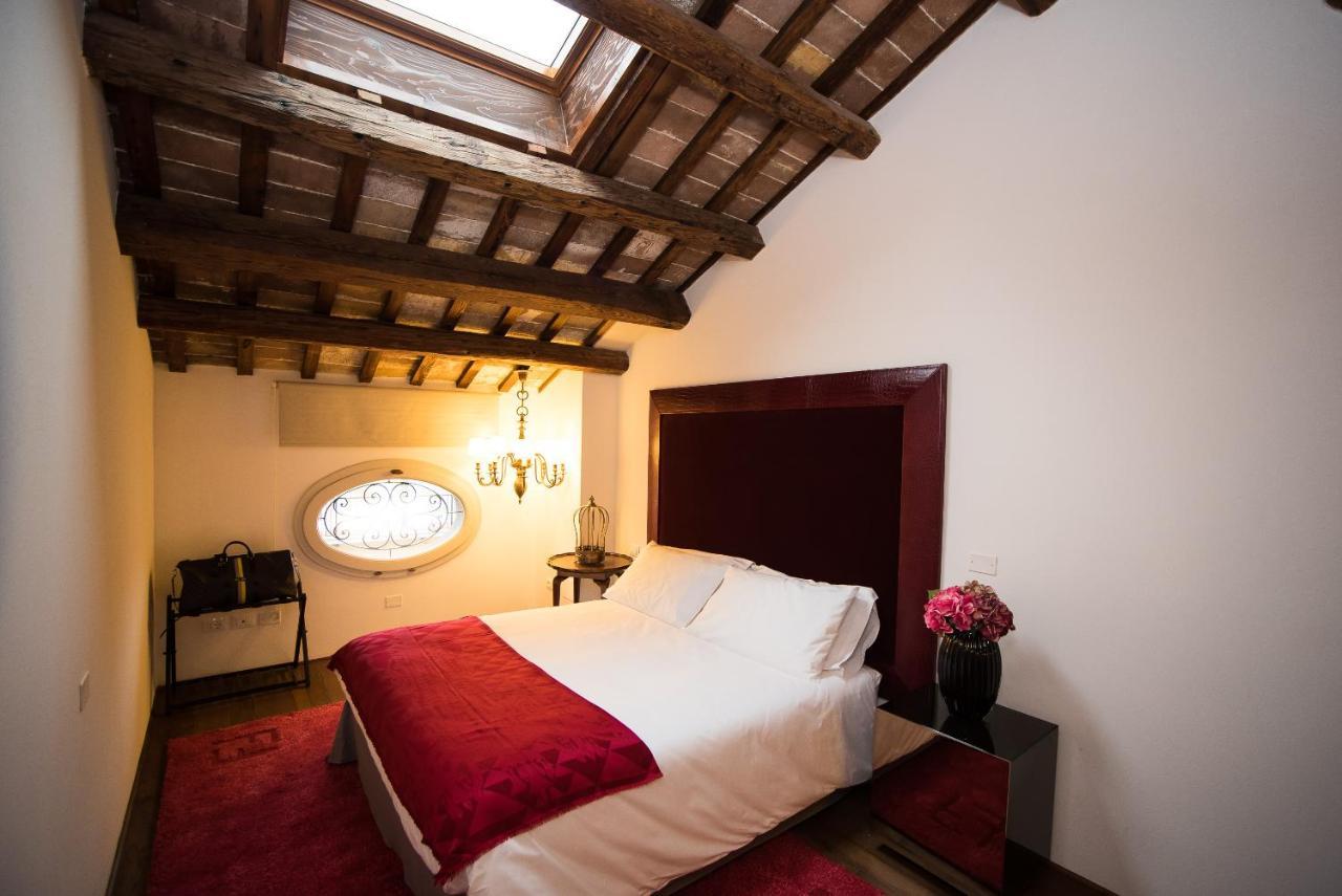 Le Suite Del Vicolo Imola Room photo